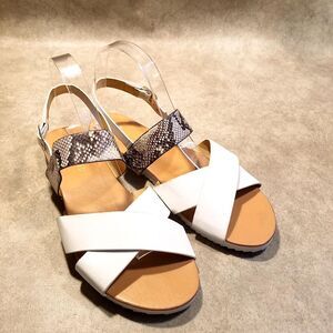Restricted Womens   Size 9 White  Open Toe Slingback Sandals
